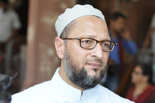 एमआयएमचे प्रमुख ओवेसी यांच्यावर शिवसेना कार्यकर्त्याचा हल्ला