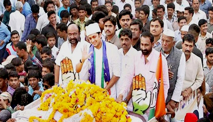 निवडणूक प्रचाराच्या रिंगणात अभिनेता रितेश देशमुख