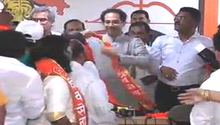 मिरा-भाईंदरमध्ये काँग्रेस-राष्ट्रवादीला धक्का; सहा नगरसेवकांचा शिवसेनेत प्रवेश