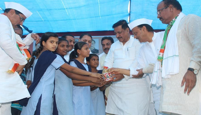 कर्जमाफी देता येत नसेल तर सत्ता सोडा,आम्ही कर्जमाफी करू : पृथ्वीराज चव्हाण