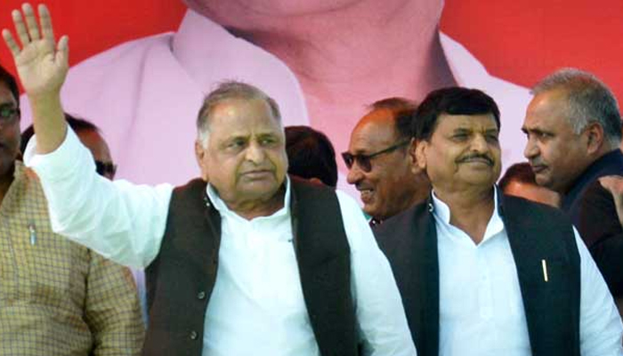 समाजवादी पार्टीत अखेर फूट, शिवपाल यादव करणार समाजवादी सेक्युलर मोर्चाची स्थापना, मुलायमसिंह यांना करणार अध्यक्ष समाजवादी पार्टीत अखेर फूट, शिवपाल यादव करणार समाजवादी सेक्युलर मोर्चाची स्थापना, मुलायमसिंह यांना करणार अध्यक्ष