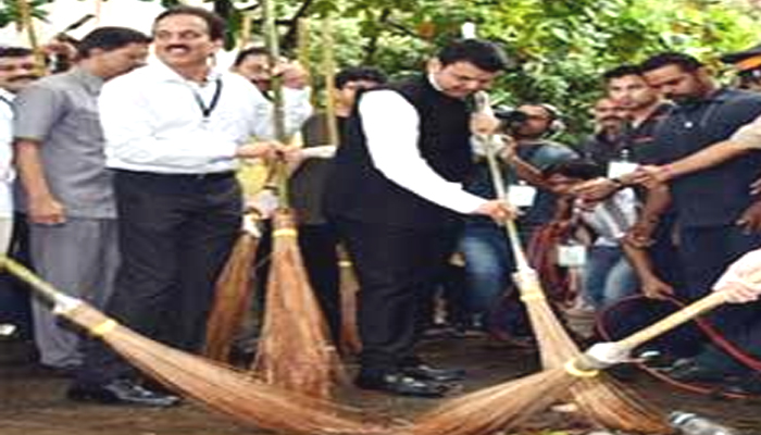 स्वच्छतेत कुठे नेऊन ठेवलाय महाराष्ट्र माझा ? स्वच्छतेत कुठे नेऊन ठेवलाय महाराष्ट्र माझा ?