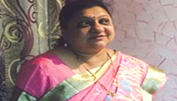 माजी नगसेविका विशाखा मैंद यांचा कार अपघातात मृत्यू