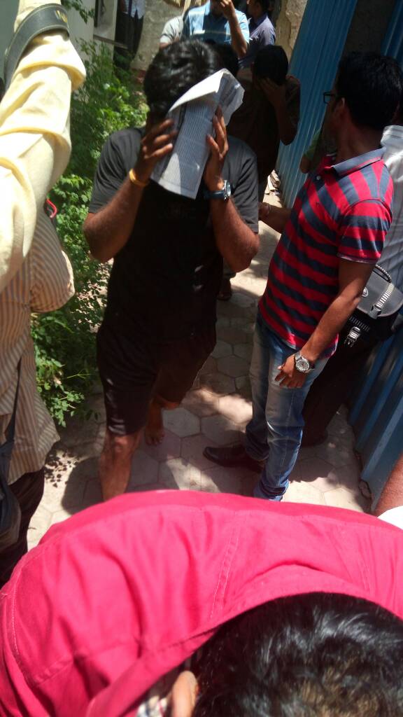 औरंगाबादमधून धक्कादायक बातमी , सेना नगरसेवकाच्या घरातून 27 विद्यार्थी ताब्यात ! औरंगाबादमधून धक्कादायक बातमी , सेना नगरसेवकाच्या घरातून 27 विद्यार्थी ताब्यात !