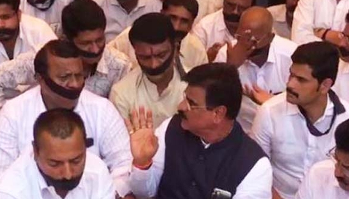 कचरा डेपो बंद न झाल्यास मंत्रीपदाचा राजीनामा देईन- विजय शिवतारे