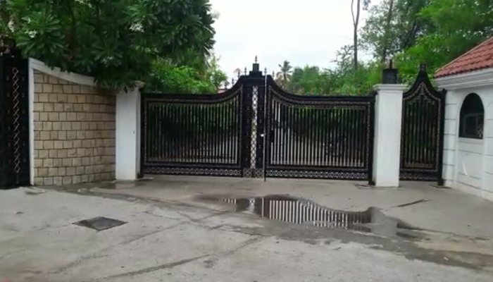 बार्शीच्या आमदाराने स्वतःच्या कार्यालयाला टाळे ठोकून दिला शेतकरी संपाला पाठिंबा !