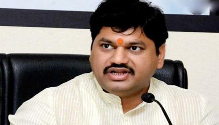 शेतकर्याच्या आजच्या मंत्रालयातील आंदोलनावर विधान परिषद विरोधी पक्षनेते धनंजय मुंडे यांची प्रतिक्रिया शेतकर्याच्या आजच्या मंत्रालयातील आंदोलनावर विधान परिषद विरोधी पक्षनेते धनंजय मुंडे यांची प्रतिक्रिया