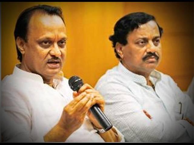 अजित पवारांनी भर कार्यक्रमात जिल्हाध्यक्षांना झापलं !