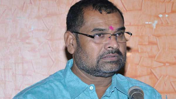 सदाभाऊंनी दाखवली माणुसकी, आजारी महिलेला केली तात्काळ मदत !