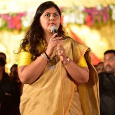 पंकजा मुंडे यांनी शब्द खरा केला, राज्यातील ऊसतोड कामगारांसाठी नवी योजना लागू !