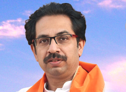 अयोध्यावरुन परतताना ठाकरे कुटुंबीय थोडक्यात बचावले!