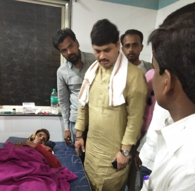 पाथरी – पीडित कुटुंबियांचं धनंजय मुंडेंकडून सांत्वन, सरकारने शेतकऱ्यांना वाऱ्यावर सोडल्याची टीका!