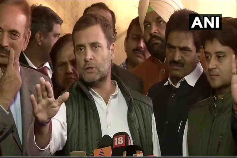 मीडियाशी बोलण्यापूर्वी राहुल गांधींना जोतिरादित्य सिंधियांनी दिला कानमंत्र ! मीडियाशी बोलण्यापूर्वी राहुल गांधींना जोतिरादित्य सिंधियांनी दिला कानमंत्र !