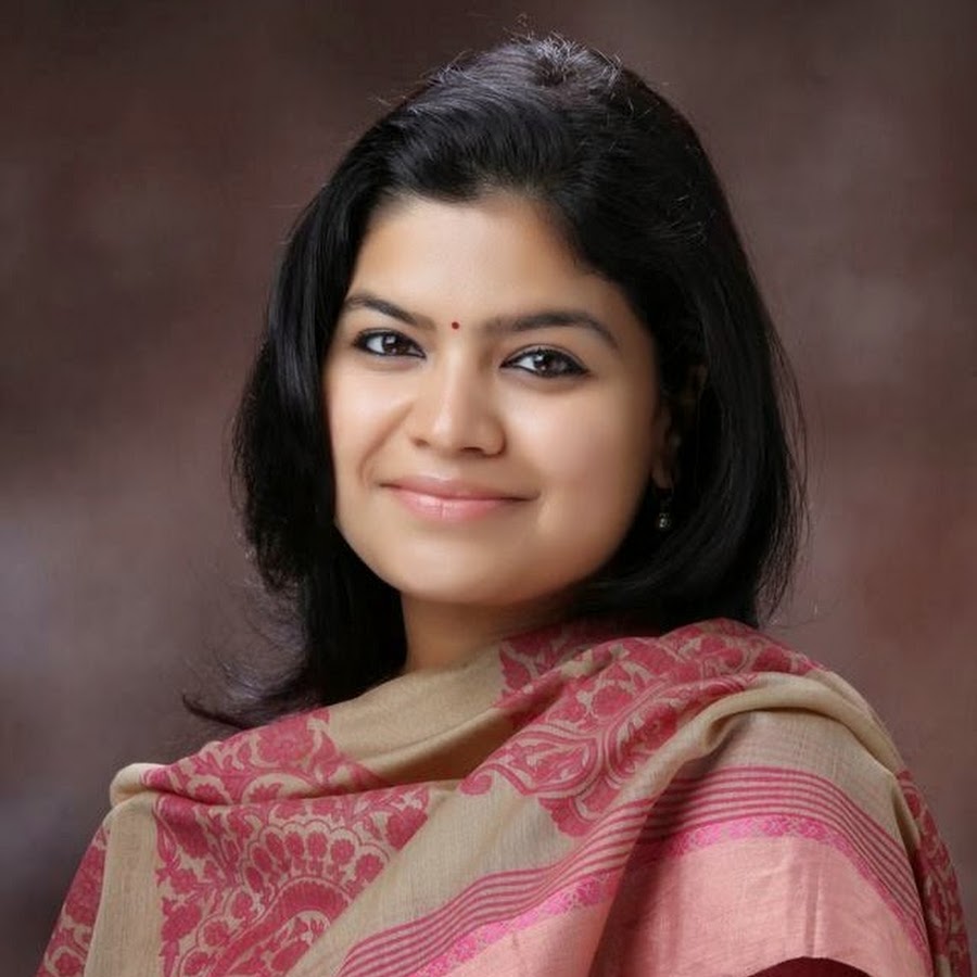 नेमकं त्याच कालावधीत बाबांवर गोळीबार झाला – पुनम महाजन नेमकं त्याच कालावधीत बाबांवर गोळीबार झाला – पुनम महाजन