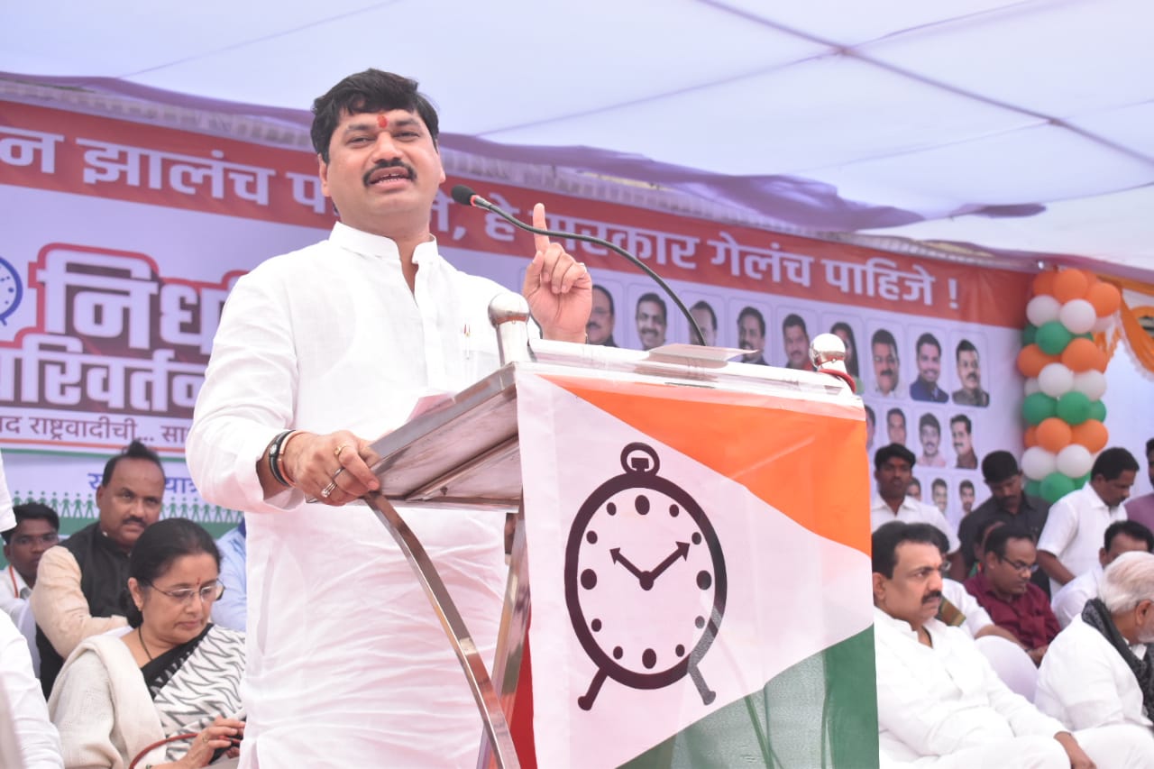 शिवसेनेने कोकणाला काय दिले?, यांच्या दोन्ही उद्योगमंत्र्यांचे उद्योग काय ?  – धनंजय मुंडे