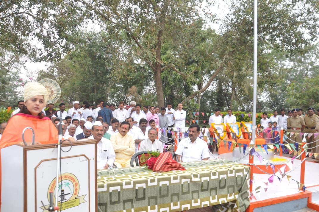 परळी – वैद्यनाथ कारखाना येथे खा. डॉ. प्रितम मुंडे यांच्या हस्ते ध्वजारोहण उत्साहात!