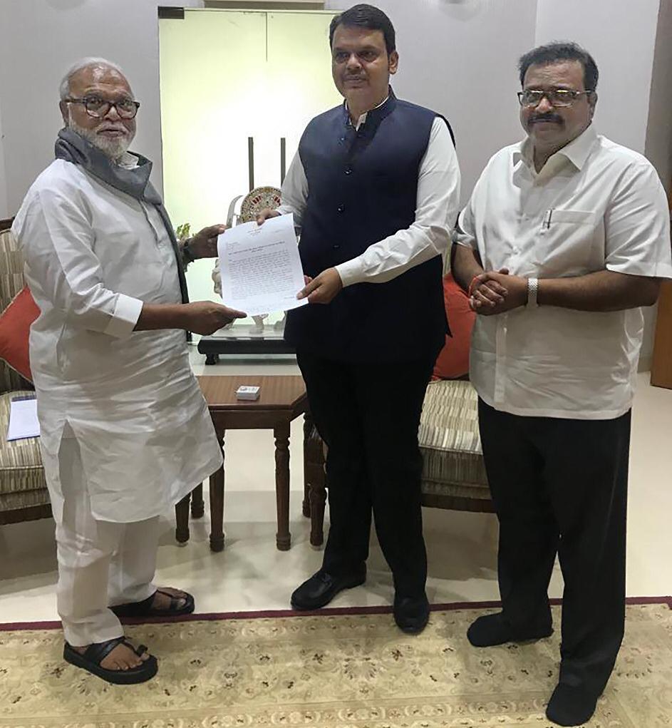 ओबीसी आरक्षणासंदर्भात दाखल झालेल्या याचिकेबाबत बाजू मांडण्यासाठी ज्येष्ठ विधिज्ञाची नेमणूक करा, छगन भुजबळांची मुख्यमंत्र्यांकडे मागणी !