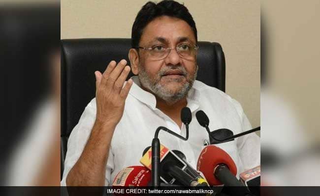 डान्सबारवरची बंदी उठवण्यासाठी दोन वर्षांपूर्वीच मुख्यमंत्र्यांनी डील केलं – नवाब मलिक डान्सबारवरची बंदी उठवण्यासाठी दोन वर्षांपूर्वीच मुख्यमंत्र्यांनी डील केलं – नवाब मलिक
