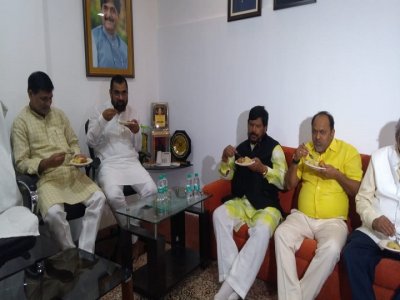 लोकसभा, विधानसभेसाठी ‘एवढ्या’ जागा सोडा, घटक पक्षांची भाजपकडे मागणी ! लोकसभा, विधानसभेसाठी ‘एवढ्या’ जागा सोडा, घटक पक्षांची भाजपकडे मागणी !