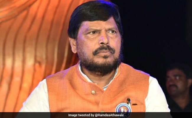 लोकसभेच्या “या” दोन जागा द्या, आघाडीची ऑफर आहेच – रामदास आठवले