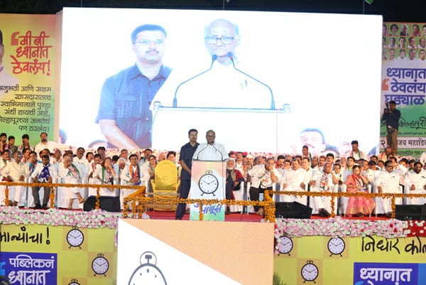 सरकारचं काम माझ्या नातवानं केलं – शरद पवार