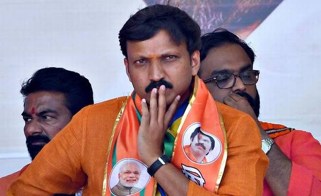 उस्मानाबाद – विजयानंतर काय म्हणाले नवनिर्वाचित खासदार ओमराजे निंबाळकर ? उस्मानाबाद – विजयानंतर काय म्हणाले नवनिर्वाचित खासदार ओमराजे निंबाळकर ?