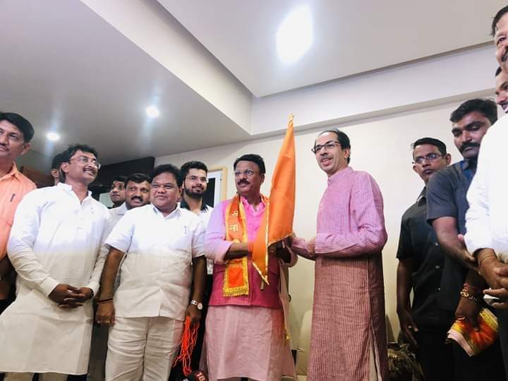 काँग्रेसला धक्का, अनेक कार्यकर्त्यांसह काँग्रेसच्या ‘या’ माजी आमदाराचा शिवसेनेत प्रवेश!