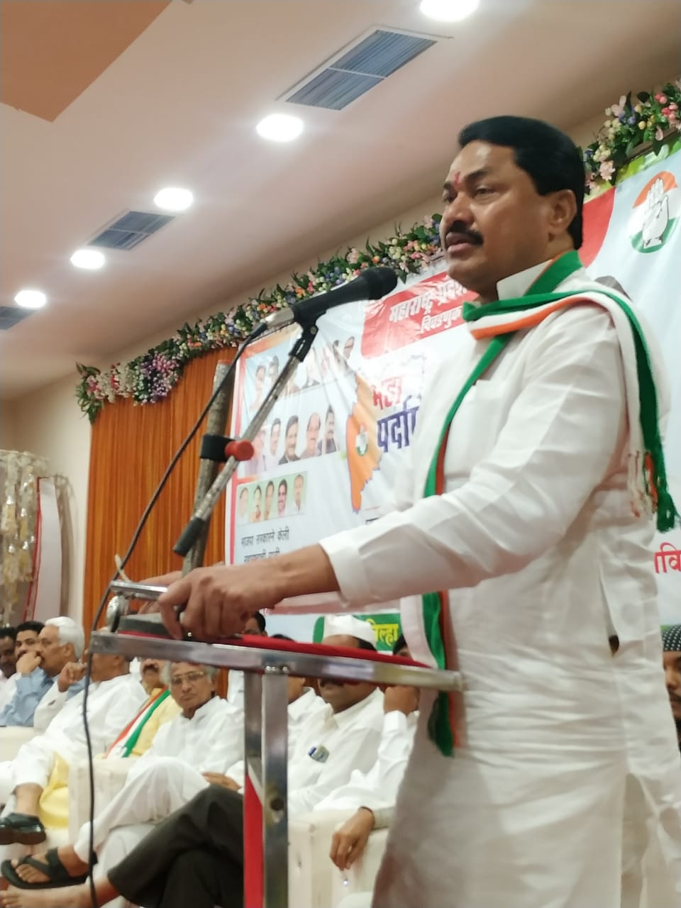 महिन्याला  मुख्यमंत्र्यांच्या कार्यालयावर पन्नास कोटी रुपये खर्च होतात  -नाना पटोले