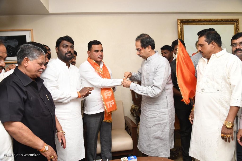 राष्ट्रवादीला सोडचिठ्ठी देणाय्रा ‘या’ नेत्यानं अखेर शिवसेनेत केला प्रवेश! राष्ट्रवादीला सोडचिठ्ठी देणाय्रा ‘या’ नेत्यानं अखेर शिवसेनेत केला प्रवेश!