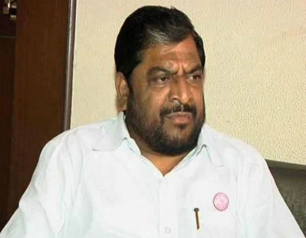 काँग्रेस-राष्ट्रवादी वाल्यांना मी साधू-संत असल्याचं सर्टिफिकेट देत नाही – राजू शेट्टी