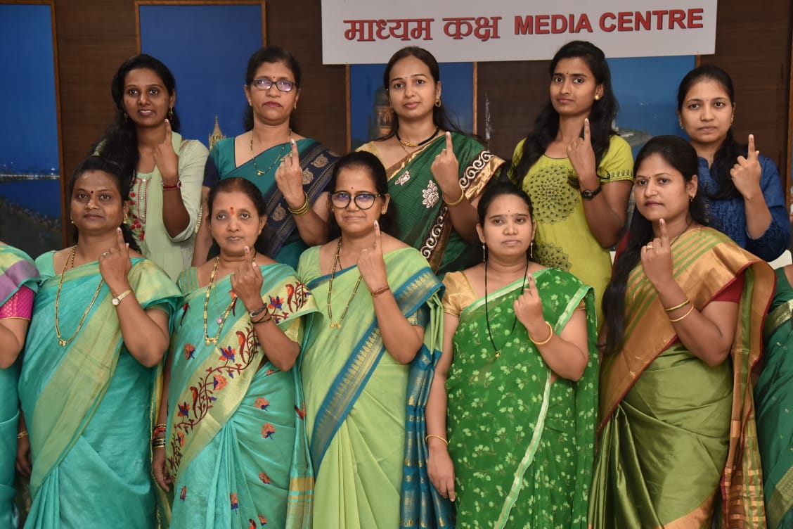 मुंबई शहर जिल्हा विधानसभा निवडणूक प्रक्रियेत प्रशासकीय महिला राज !