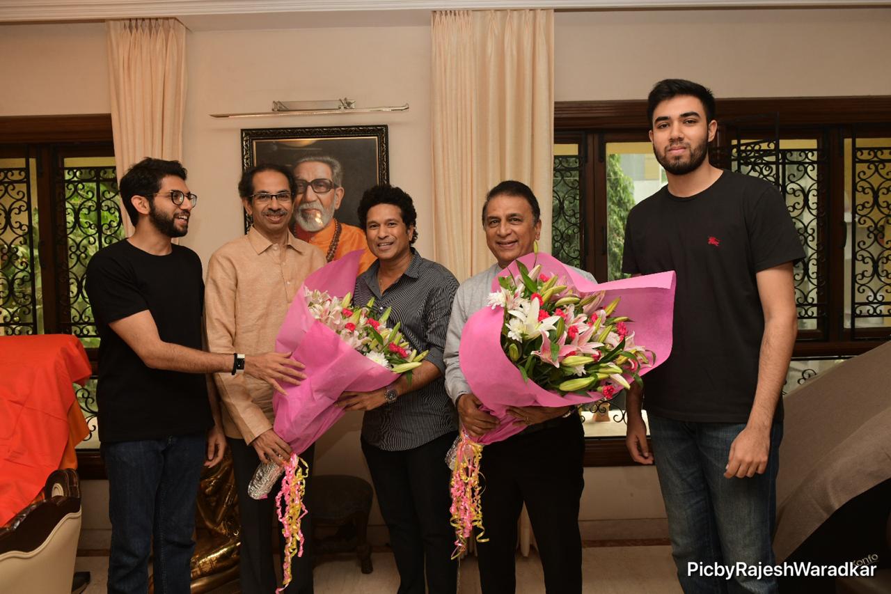 सचिन तेंडुलकर आणि सुनील गावस्करांनी घेतली मुख्यमंत्र्यांची भेट, पाहा फोटो गॅलरी!