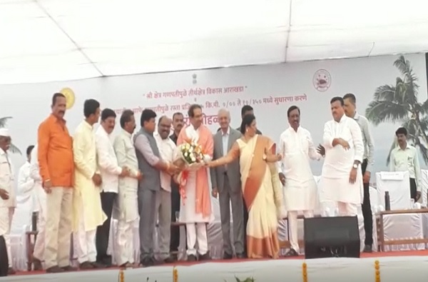 उद्धव ठाकरेंसमोरच भास्कर जाधवांचे नाराजीनाट्य,दोन-तीन वेळा आवाज देऊनही प्रतिसाद दिला नाही !