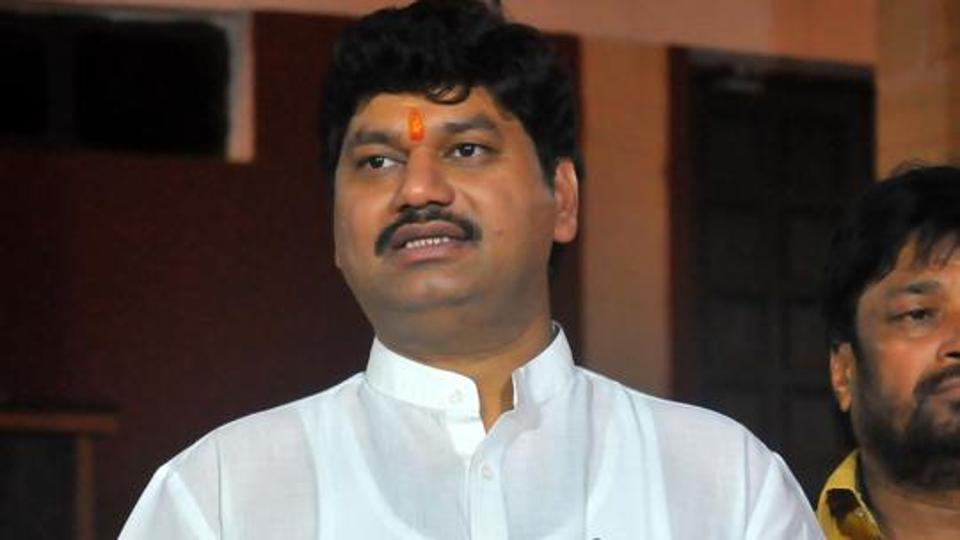 राज्यातील ऊसतोड कामगारांना दिलासा, धनंजय मुंडेंच्या प्रयत्नांनंतर स्वगृही परतण्याचा मार्ग मोकळा !