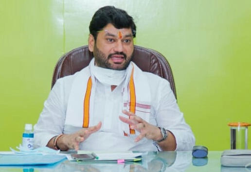 साहित्यरत्न अण्णाभाऊ साठे यांना भारतरत्न मिळावा यासाठी पाठपुरावा करणार – धनंजय मुंडे