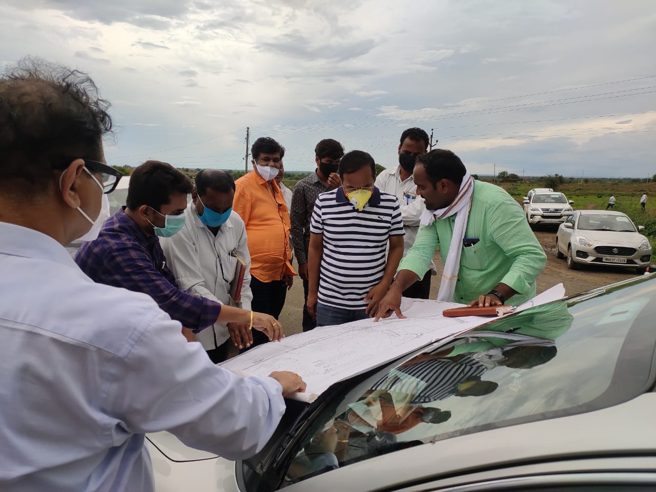 बीड – सिरसाळा येथील प्रस्तावित एमआयडीसीच्या जागेची महाराष्ट्र राज्य औद्योगिक विकास महामंडळाच्या अधिकाऱ्यांकडून पाहणी !