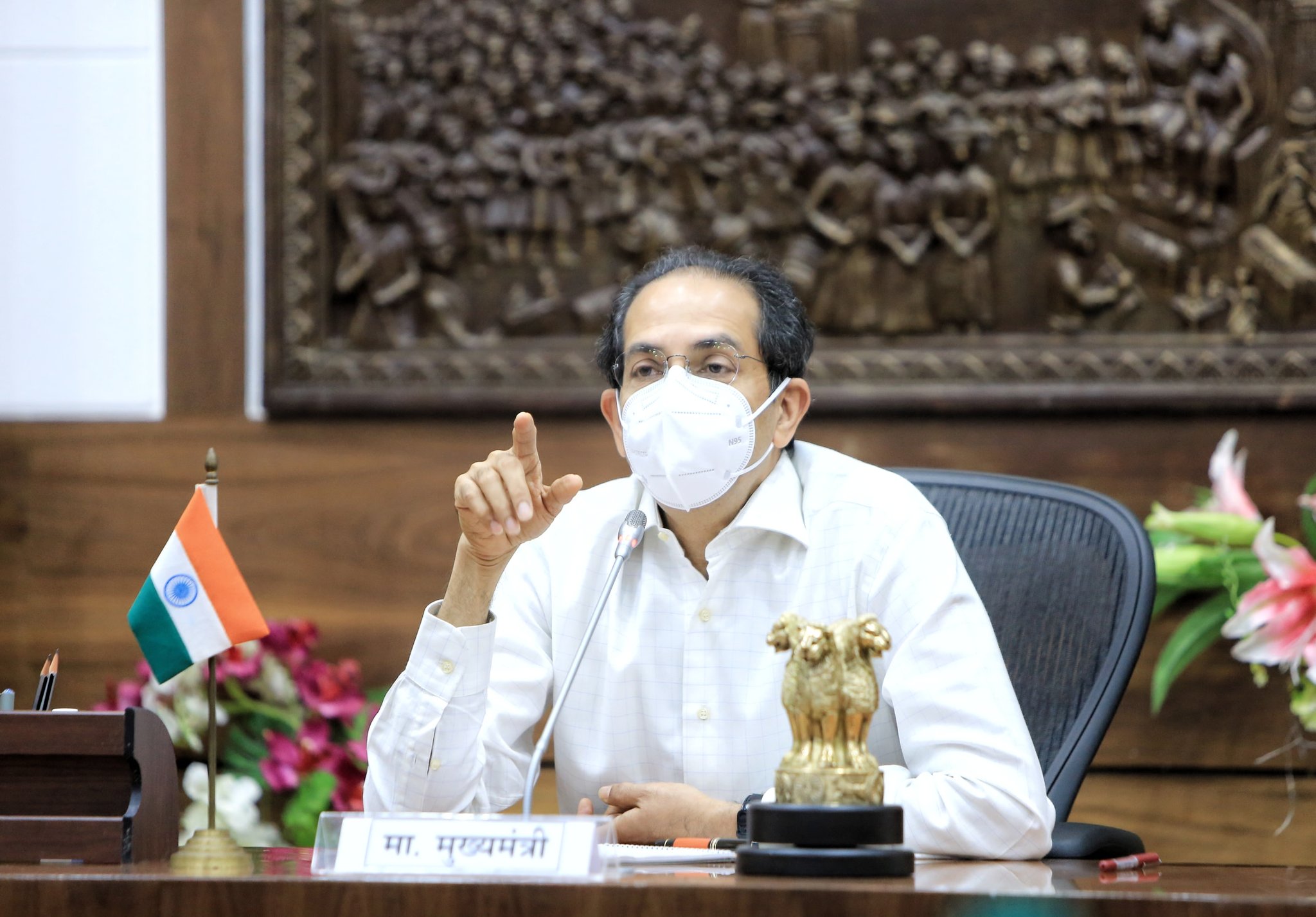 कुणी आम्हाला विदर्भप्रेम शिकवू नये
