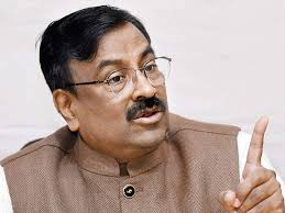 विधानसभेत हक्कभंग आणणार’, मुनगंटीवारांचा निर्वाणीचा इशारा